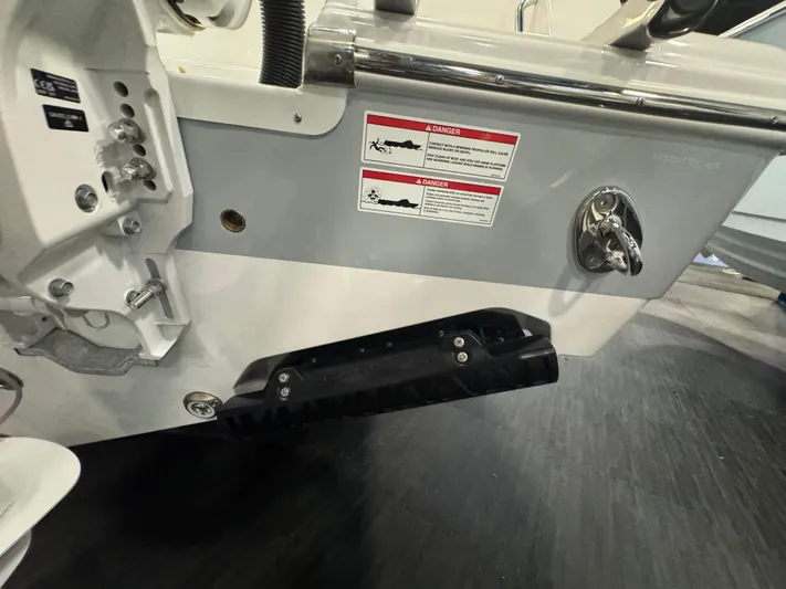  Yacht Photos Pics 2025 SPORTSMAN 282 OPEN - Image 4