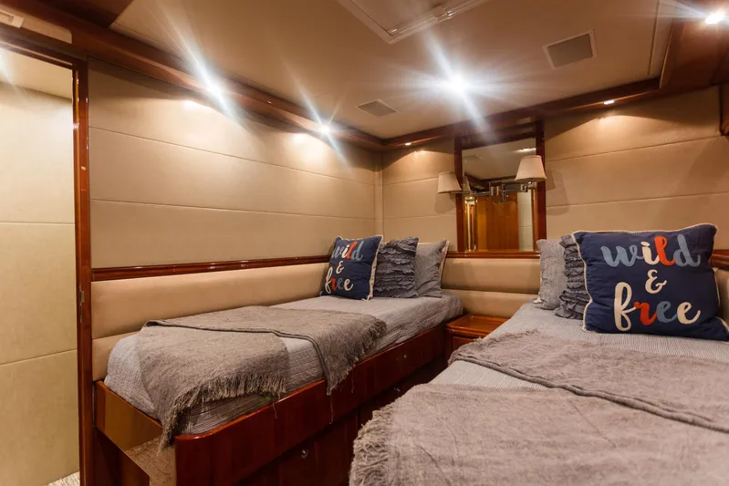 Chill&rsquo;n Yacht Photos Pics 