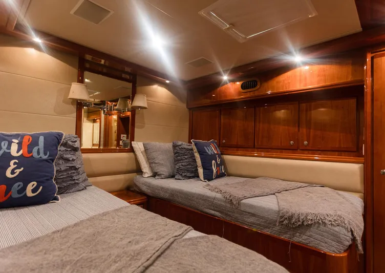 Chill&rsquo;n Yacht Photos Pics 