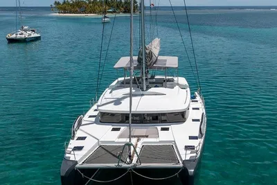 Lagoon 52