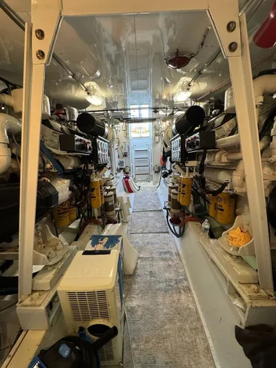 Moonshine Yacht Photos Pics 