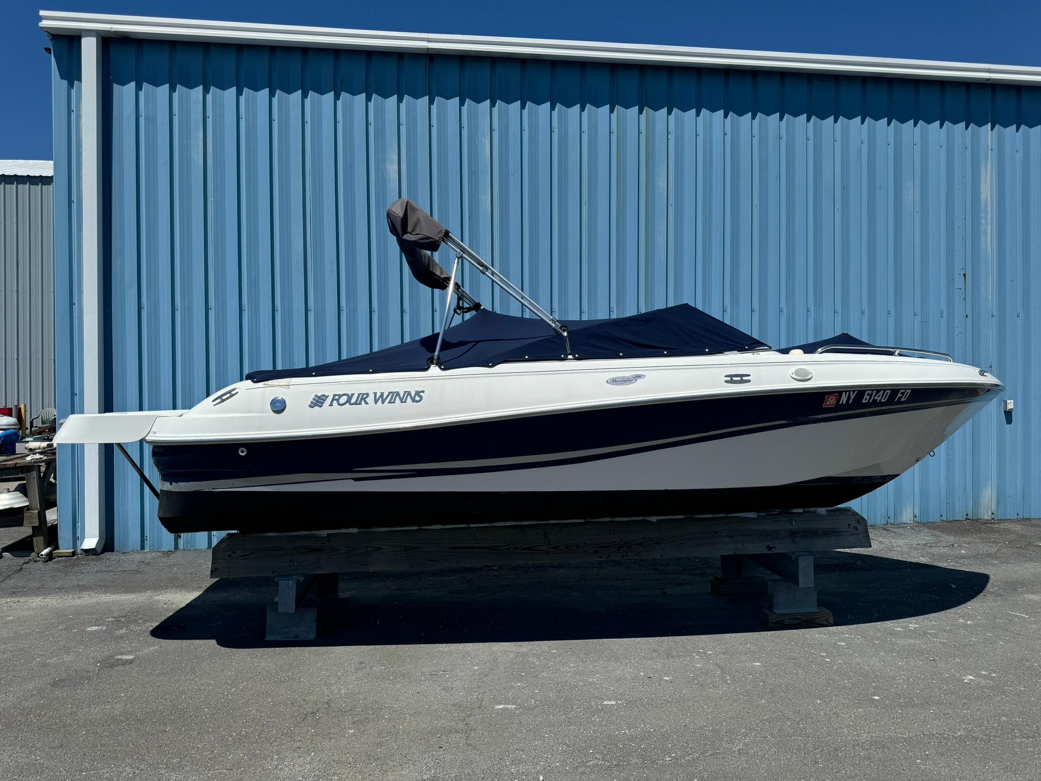 2004 Four Winns 200 Horizon Runabout for sale - YachtWorld