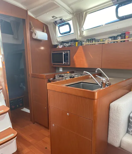 Head Office Yacht Photos Pics 