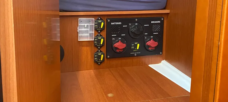 Head Office Yacht Photos Pics 