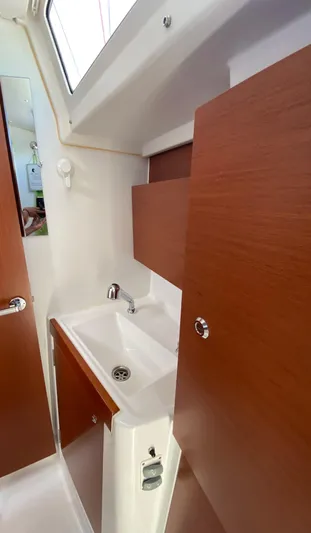 Head Office Yacht Photos Pics 