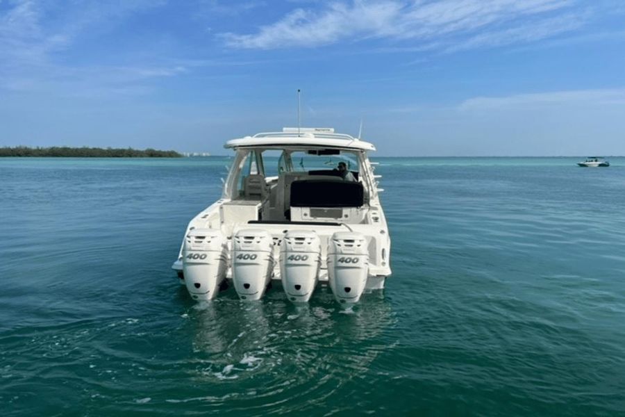 2020 Boston Whaler 380 Realm