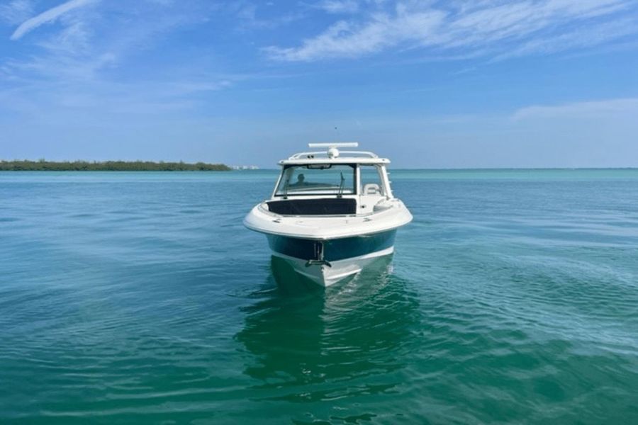 2020 Boston Whaler 380 Realm