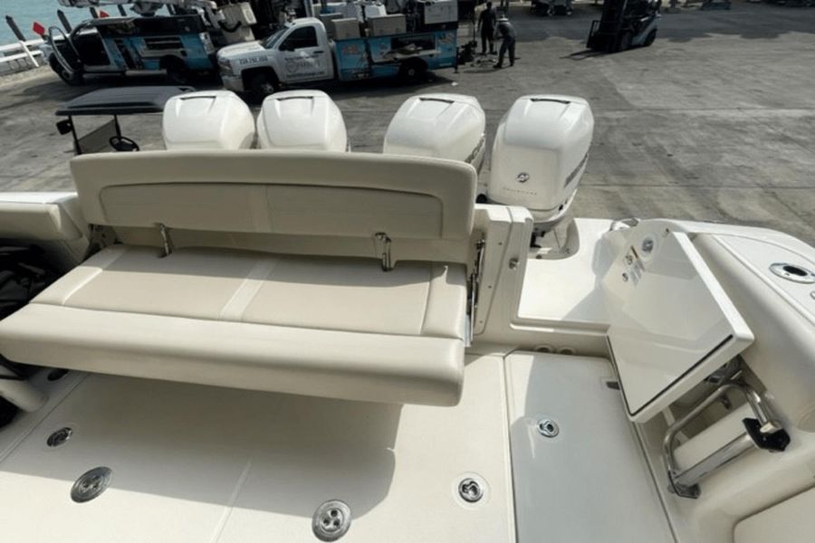 2020 Boston Whaler 380 Realm