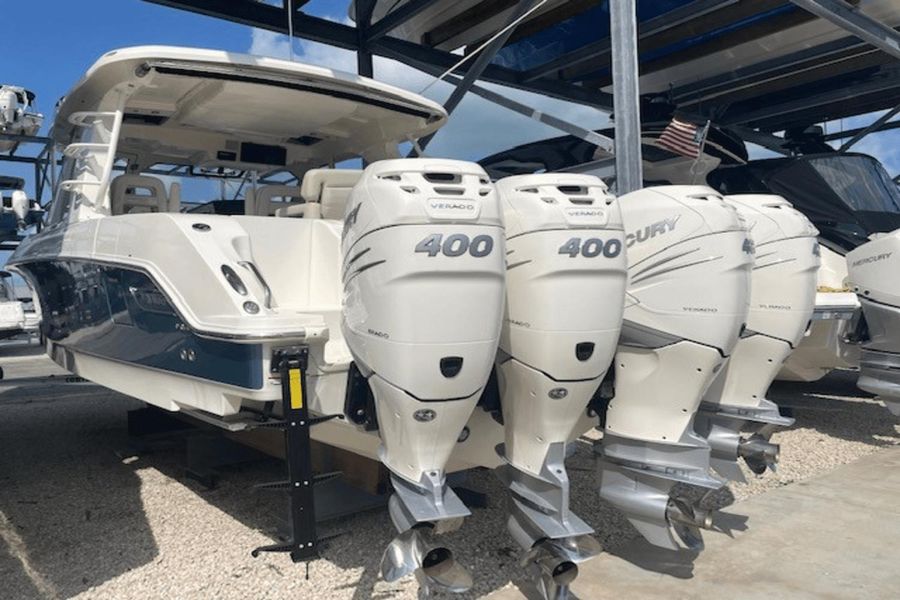 2020 Boston Whaler 380 Realm