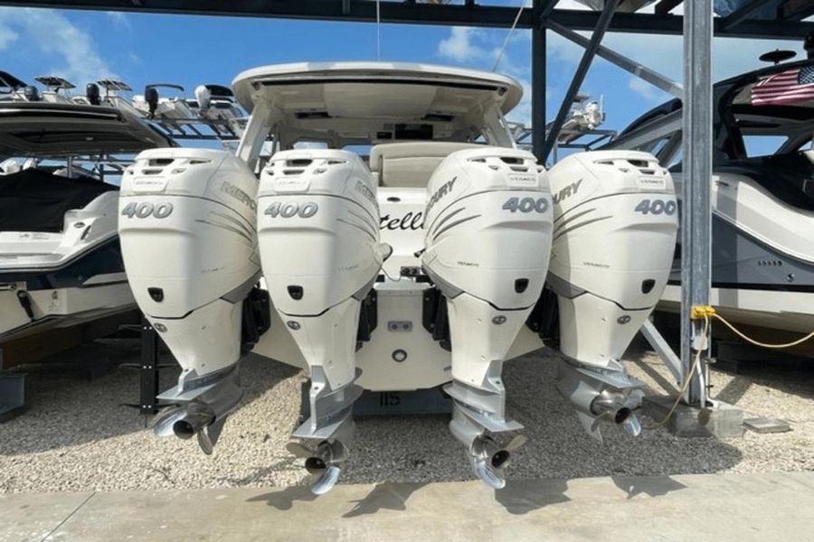 2020 Boston Whaler 380 Realm