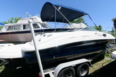 Sea Ray 240 Sundeck