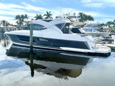 2014 50' Riviera-5000 Sport Yacht North Miami, FL, US
