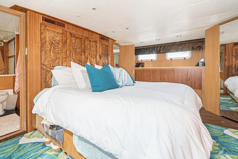 Llc Owned !!! Yacht Photos Pics 