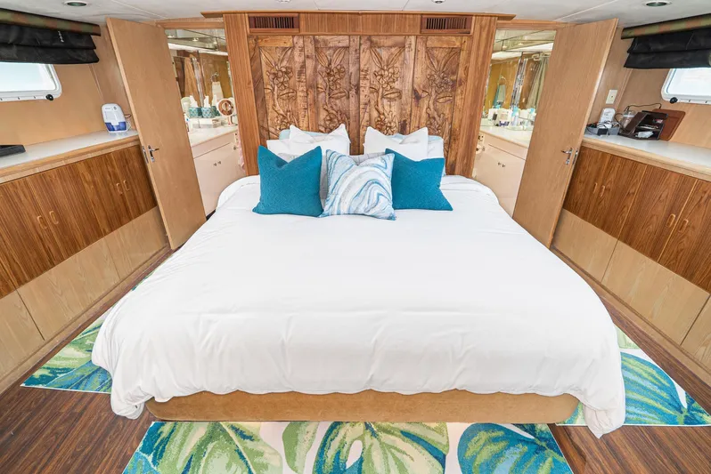 Llc Owned !!! Yacht Photos Pics 