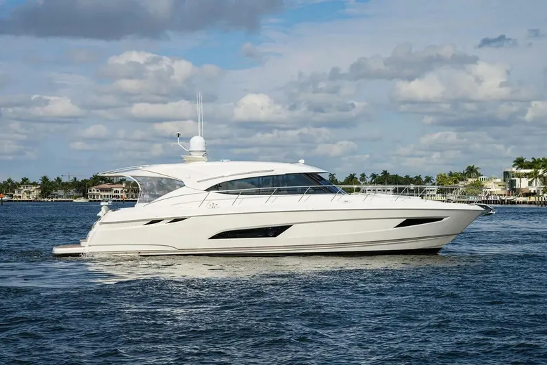 B-juled Yacht Photos Pics 2019-Riviera-5400-Sport-Yacht