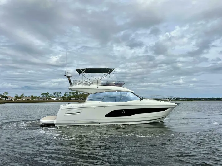  Yacht Photos Pics 2024 Prestige 420 - Image 2