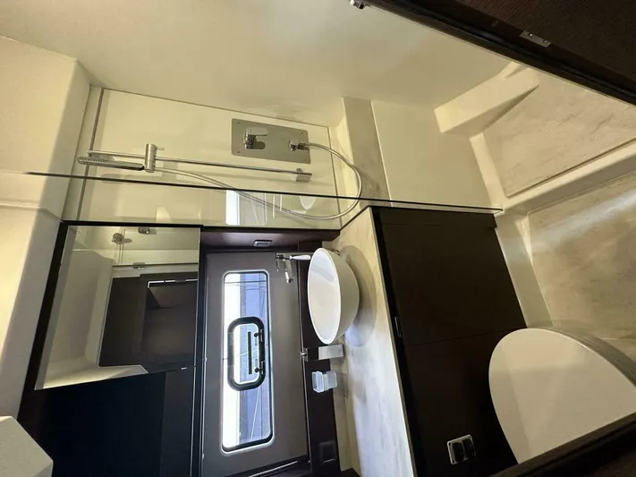  Yacht Photos Pics 2024 Prestige 420 - Image 11