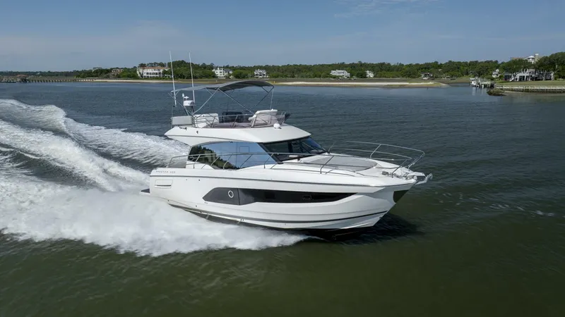  Yacht Photos Pics 2024 Prestige 420 - Image 7