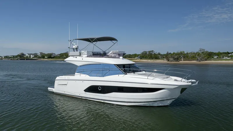  Yacht Photos Pics 2024 Prestige 420 - Image 11