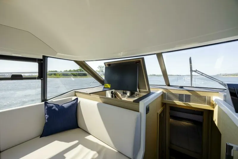  Yacht Photos Pics 2024 Prestige 420 - Image 35