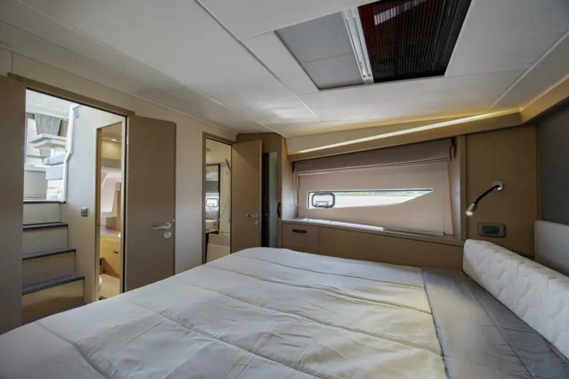  Yacht Photos Pics 2024 Prestige 420 - Image 38