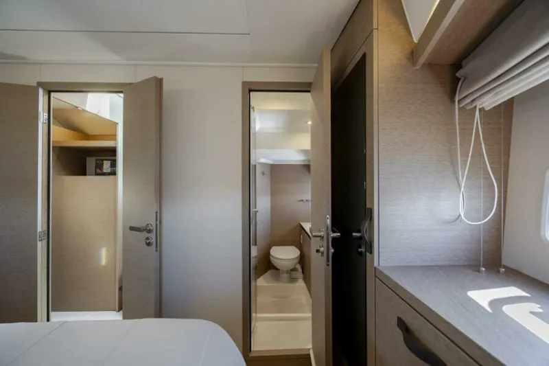  Yacht Photos Pics 2024 Prestige 420 - Image 39