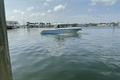 Grady-White Freedom 325