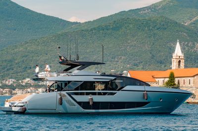 Yacht