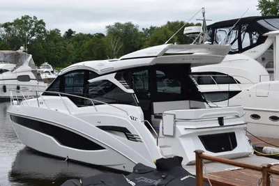Galeon 425 HTS