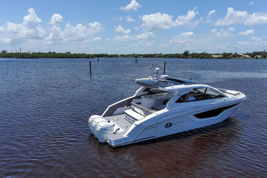 2021 Cruisers Yachts 42 GLS