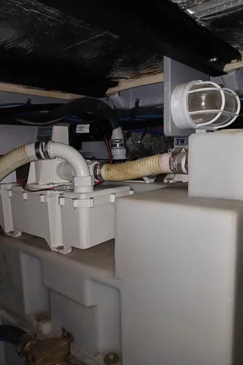 Knot On Call Yacht Photos Pics 