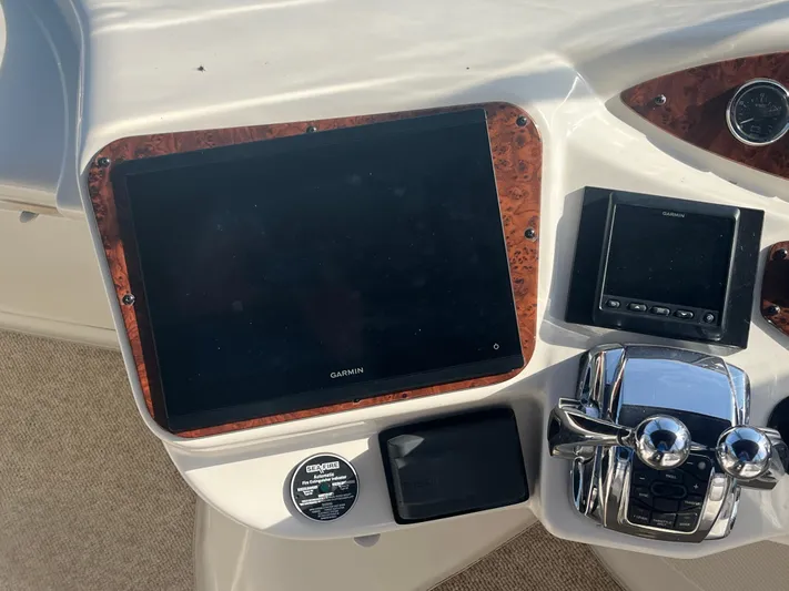 Knot On Call Yacht Photos Pics 