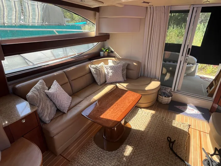 Knot On Call Yacht Photos Pics 