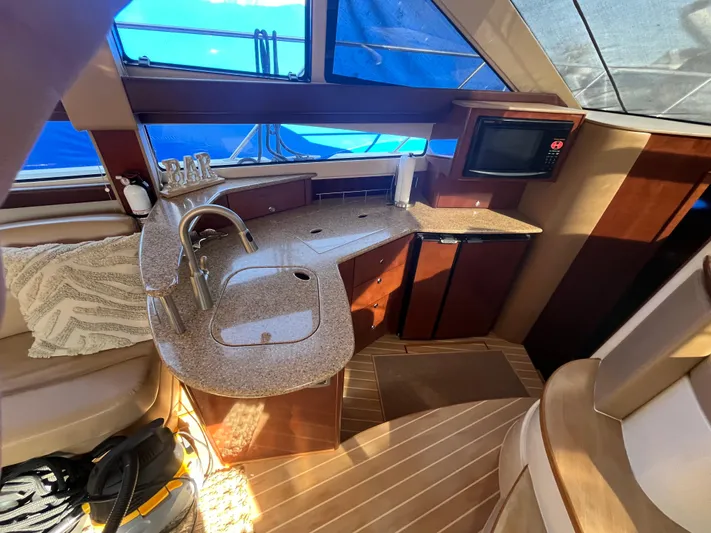 Knot On Call Yacht Photos Pics 