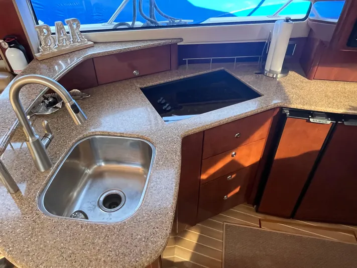 Knot On Call Yacht Photos Pics 