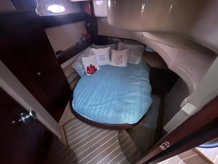 Knot On Call Yacht Photos Pics 