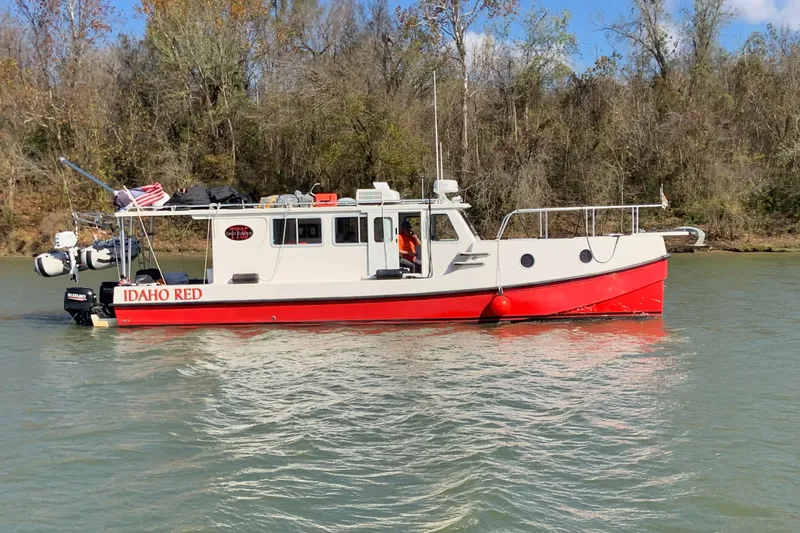 Idaho Red Yacht Photos Pics 