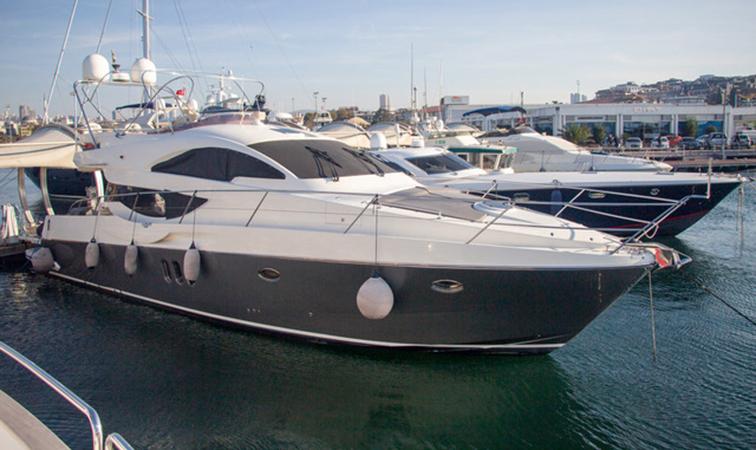 2010 Numarine 55 Fly Motor Yacht for sale - YachtWorld