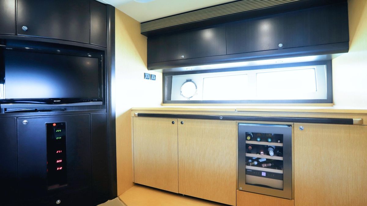 2009 Riva 64 