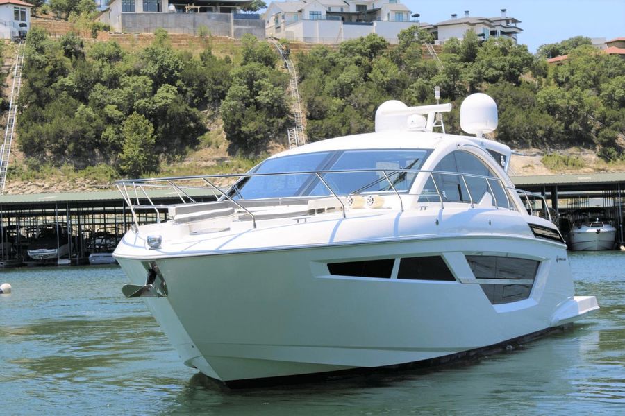 2018 Cruisers Yachts 50C