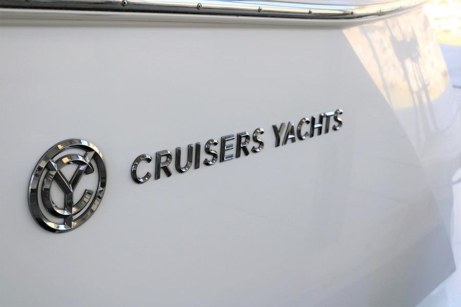 2018 Cruisers Yachts 50C