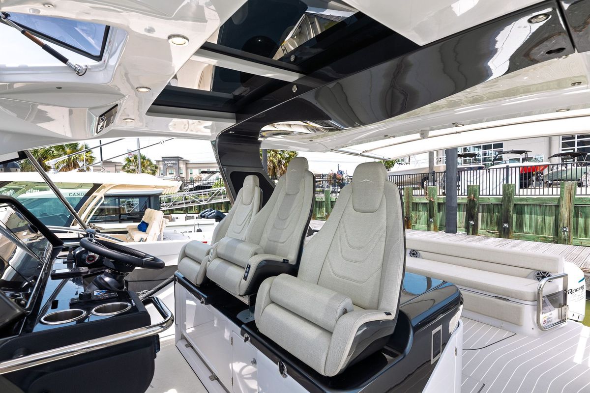 2023 Azimut 42 