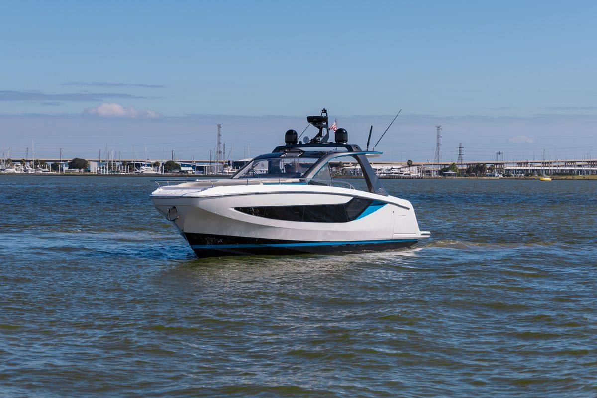 2023 Azimut 42 