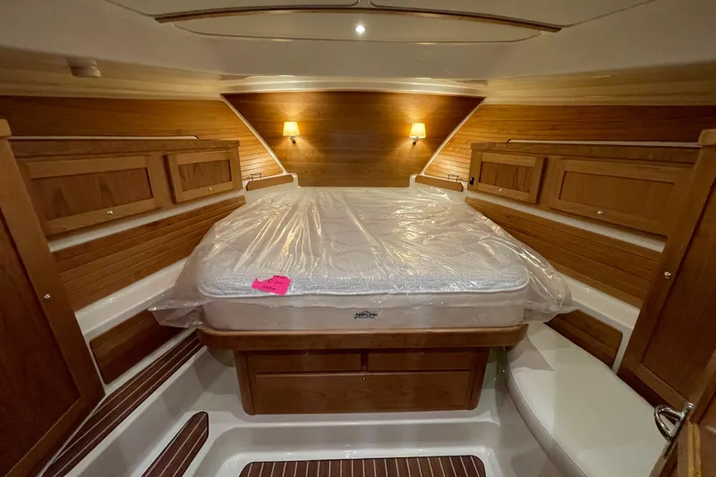  Yacht Photos Pics Master Stateroom