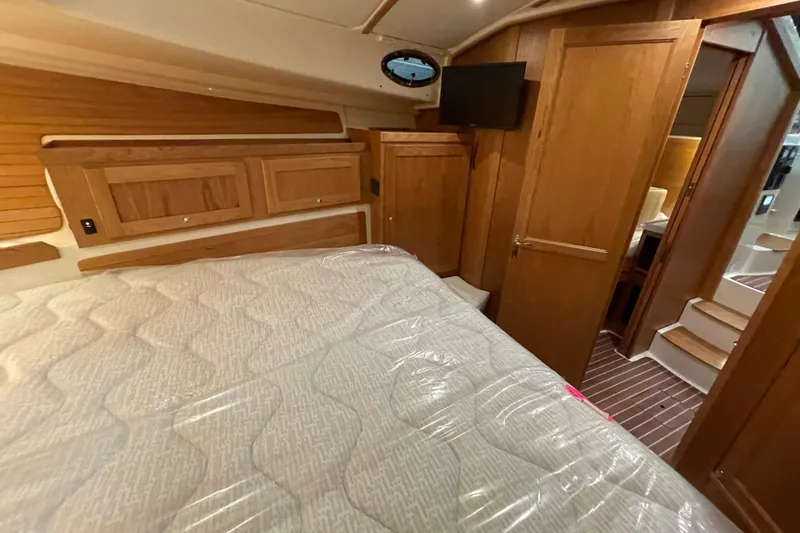  Yacht Photos Pics Master Stateroom
