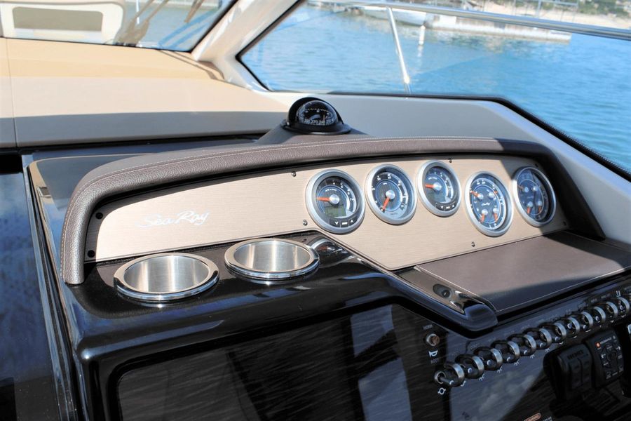 2017 Sea Ray 350 Sundancer Coupe