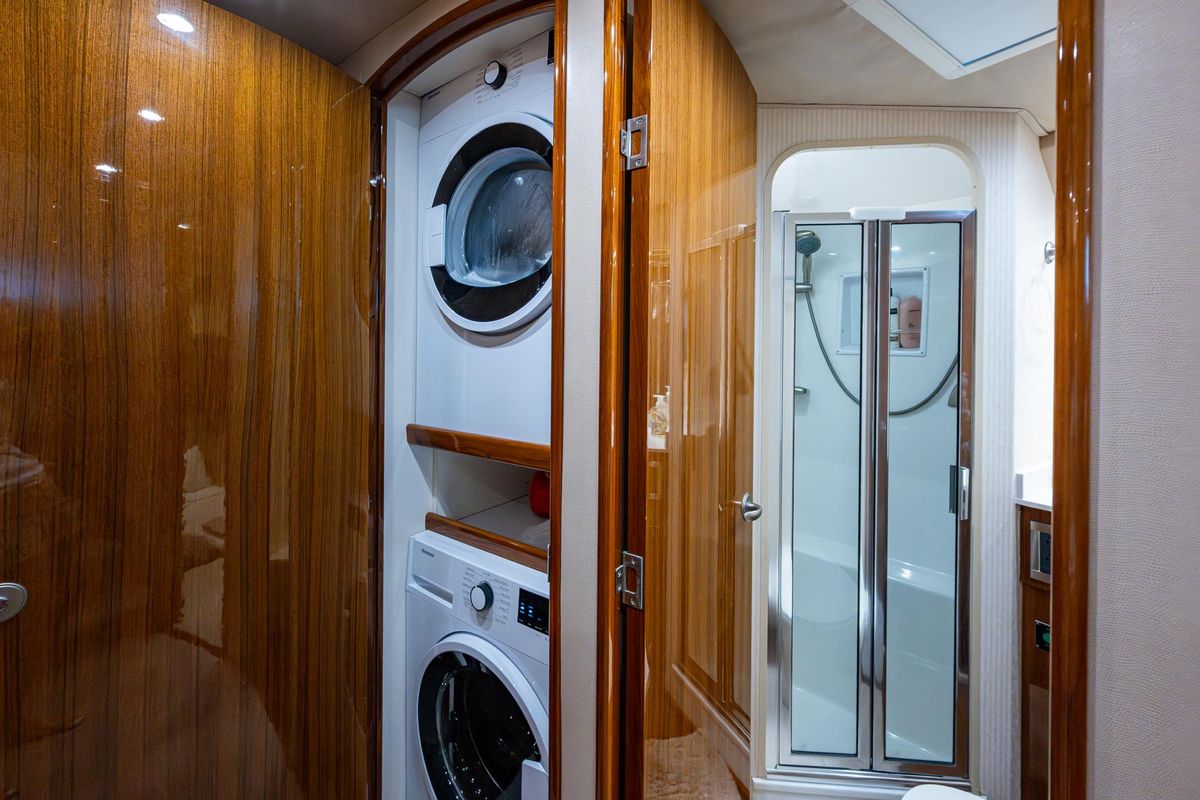 2009 Viking 60 