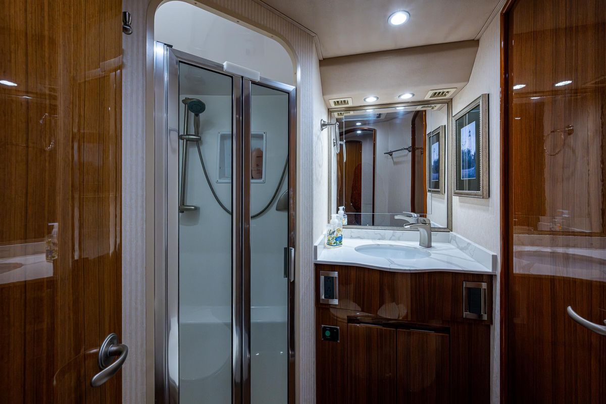 2009 Viking 60 