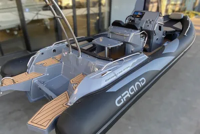 2025 Grand G750HGLF Gray Black