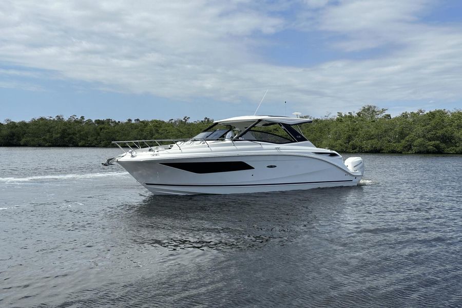 2021 Sea Ray Sundancer 320